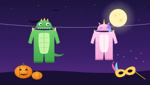 Ilustración de dos disfraces pijama de dinosaurio y unicornio tendidos en una noche de Halloween, con calabazas y un antifaz de Carnaval